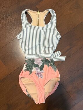 Albion Island Fever one-piece swimsuit small women zipper bathing suit swim